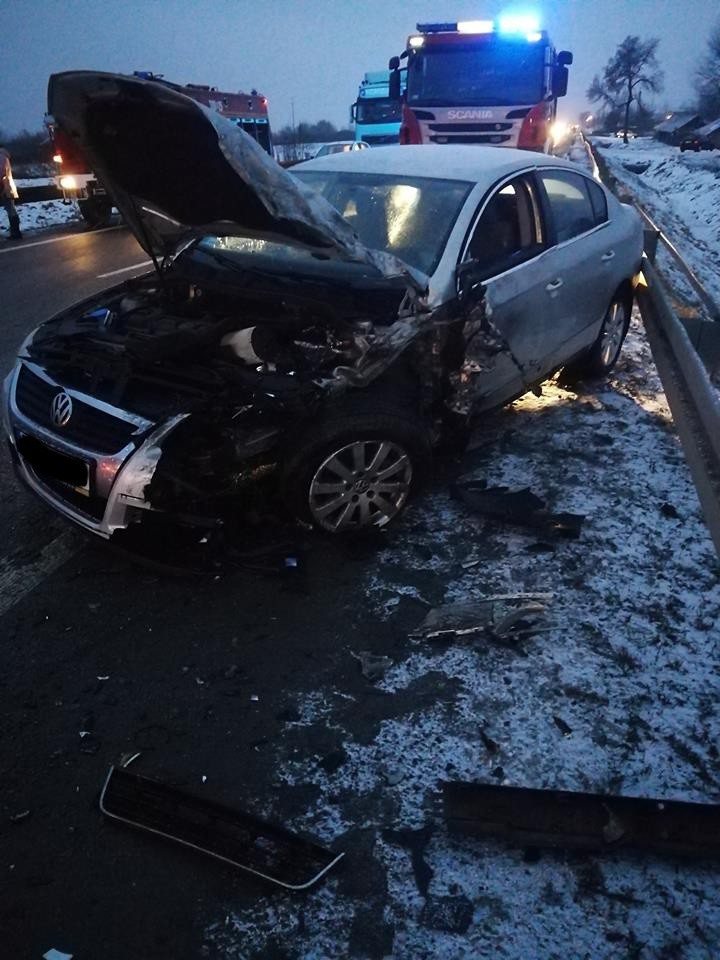 Nowe szczegóły dotyczące tragedii w Trześni. Policjant zginął, nie on przyczynił się do wypadku (zdjęcia)