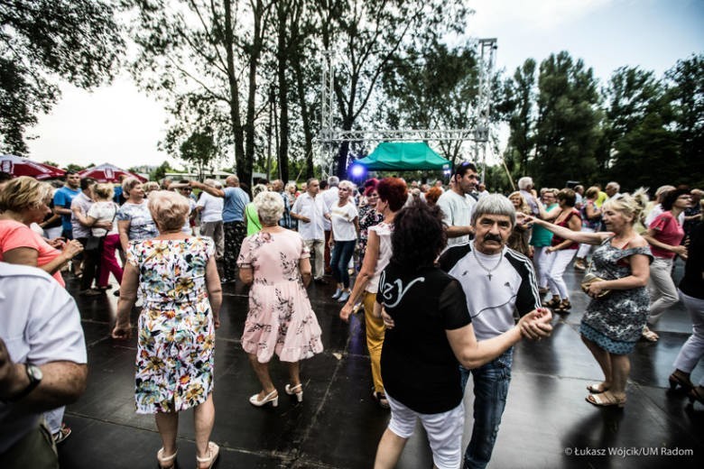 Takie potańcówki pojawiały się już w Radomiu! Koszt - 50...