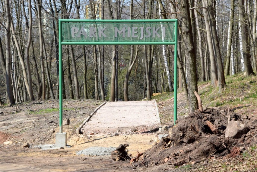 Park Miejski w Starachowicach z prestiżową nagrodą pisma Builder Polska. Tak się zmieniał w ostatnim czasie. Zobacz zdjęcia