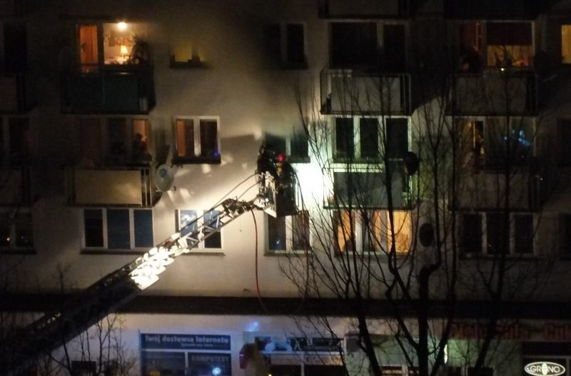 Paliło się mieszkanie w bloku przy ul. Stefana Wyszyńskiego...