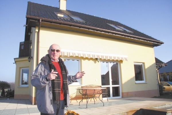 - Mój dom jest ekologiczny i tani w utrzymaniu - mówi Janusz Szefer z Turawy.