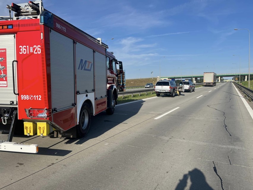 Wypadek na autostradzie A4 pod Legnicą. Wciąż korki po zderzeniu dwóch aut, są też nowe kolizje