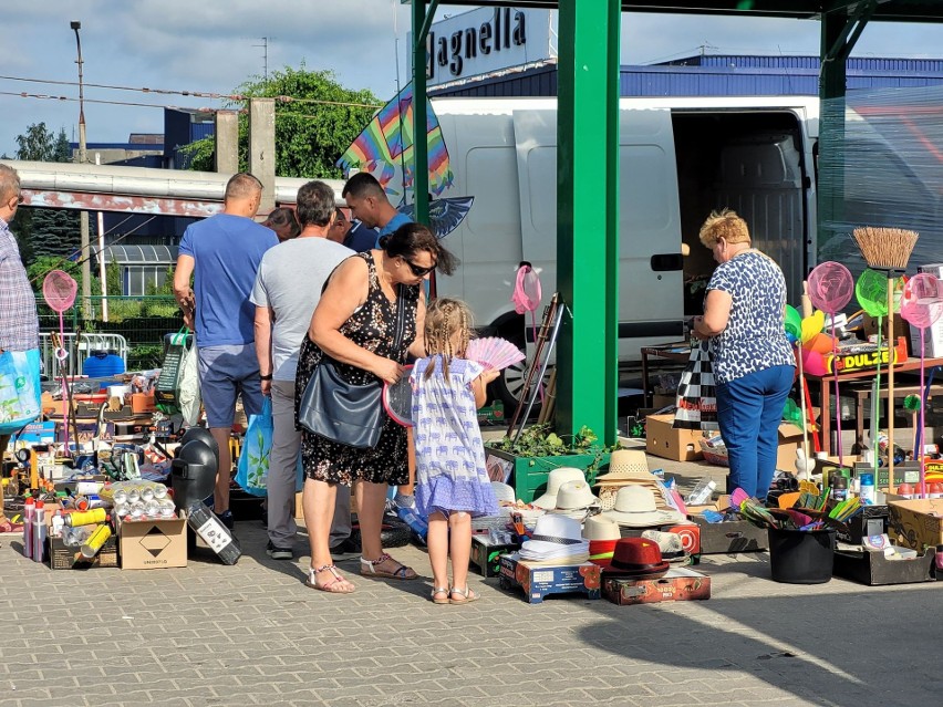 Białystok. Niedziela 21 sierpnia na giełdzie warzywno-owocowej przy ul. Andersa. Sprawdź ceny świeżych warzyw i owoców (21.08.2022 r.)