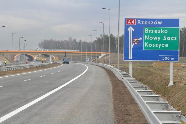 Na 80-kilometrowym odcinku A4 relacji Tarnów-Rzeszów nie oddano jeszcze toalet ani restauracji
