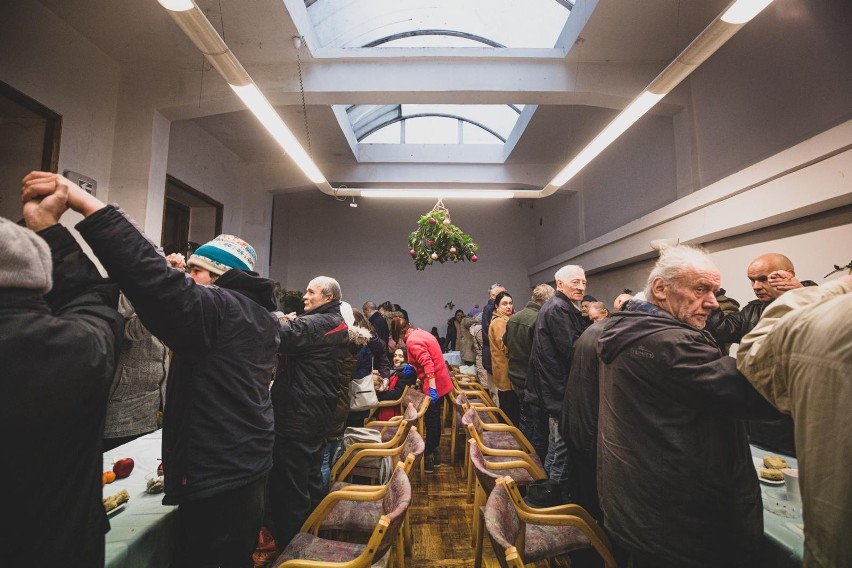 W Centrum Socjalnym w Katowicach odbyła się 33 wigilia dla bezdomnych zorganizowana przez Górnośląskie Towarzystwo Charytatywne