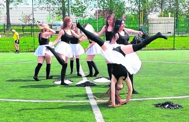 Zawodniczkom dopingowała rewelacyjna grupa cheerleaderek "Dzikie kocice" z Publicznego Gimnazjum numer 2 w Radomiu.