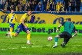 Oceny piłkarzy Arki Gdynia za mecz z Chrobrym Głogów. Karol Czubak wypracował sytuacje kolegom