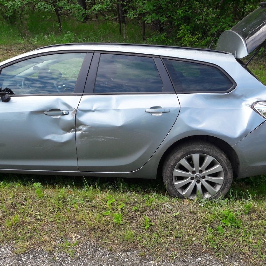 W Pietrusinie koło Stromca motorower zderzył się z osobówką. Kierujący jednośladem przewieziony do szpitala. Są utrudnienia w ruchu