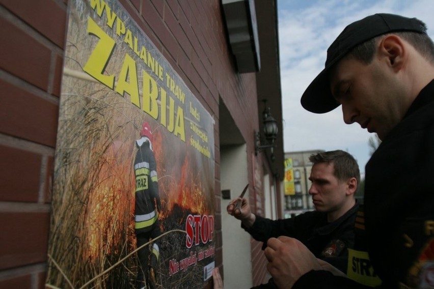 Wypalanie traw zabija ludzi, zwierzęta i środowisko.