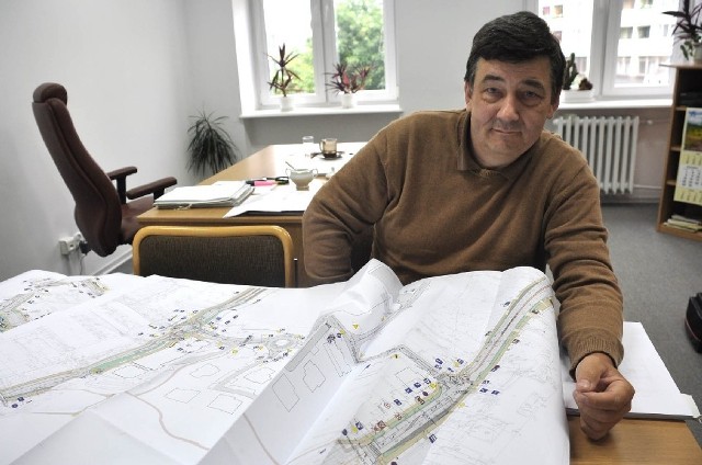 Aleksander Bacciarelli na razie zapoznaje się z planami inwestycji drogowych w Radomiu.