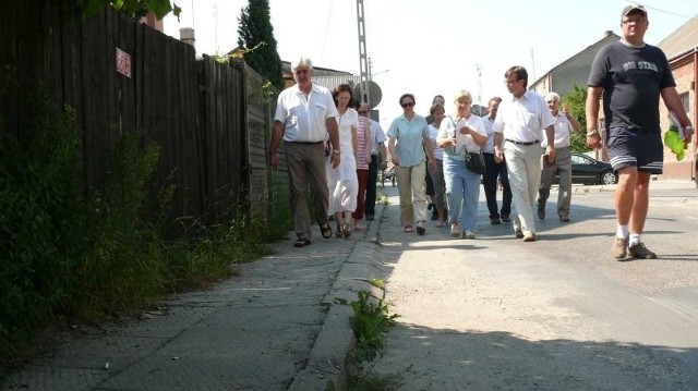 29 lipca na ulicy Przedborskiej we Włoszczowie odbyło się drugie w tym miesiącu spotkanie inwestora z wykonawcą i mieszkańcami.