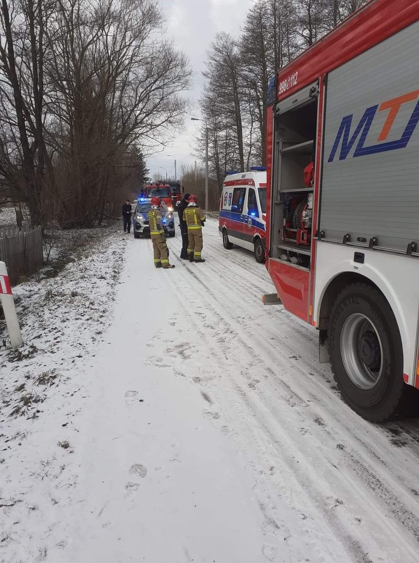 Bierwicha. Wypadek w gminie Sidra. Auto wypadło z drogi i dachowało [ZDJĘCIE]