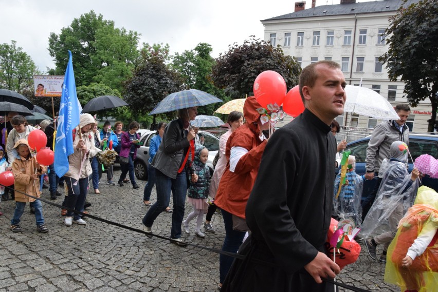 Marsz dla Życia i Rodziny przeszedł ulicami Bielska-Białej ZDJĘCIA