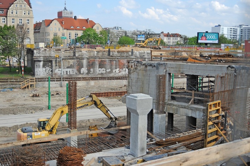 Kaponiera: Pojawiły się nowe zejścia na przystanki!