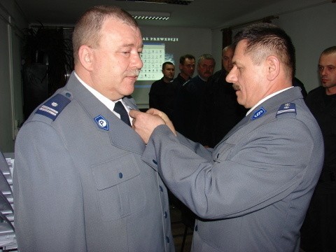 Podinspektor Sławomir Niedźwiedz z lipskiej komendy został odznaczony Srebrnym Medalem za Długoletnią Służbę w Policji.