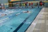Skawina. Miłośnicy pływania doczekali się otwarcia basenu. Centrum Kultury i Sportu gwarantuje zachowanie pełnych obostrzeń