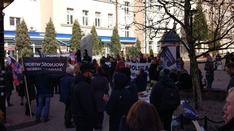 Manifestacja w Pasażu Schillera. Moje ciało mój wybór [zdjęcia, FILM]