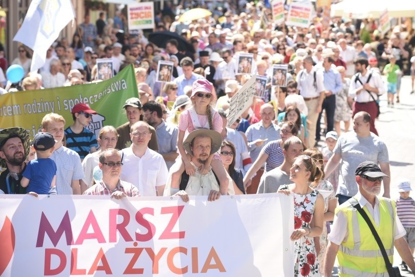 Dziś w Toruniu odbył się Marsz dla Życia i Rodziny 2019....