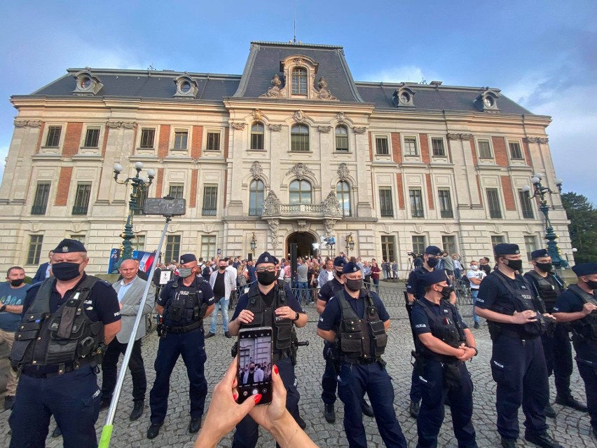 Premier Mateusz Morawiecki przyjechał do Pszczyny, aby...