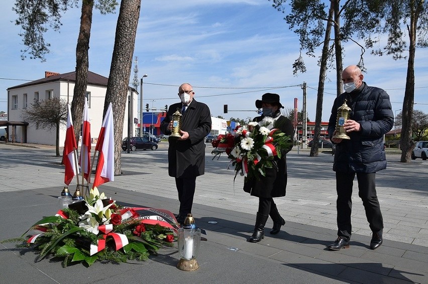 Kwiaty złożyła delegacja Starostwa Powiatu Kozienickiego.