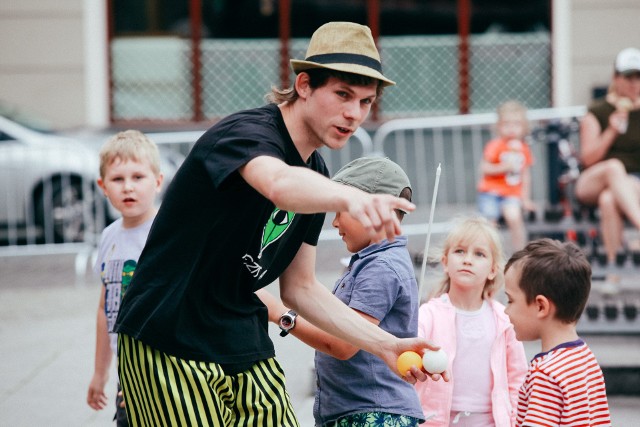 Organizatorem festiwalu Busker Fest jest Fundacja Inicjatyw Kulturalnych „Mandragora”, a jego partnerem Miejskie Centrum Kultury.10. Międzynarodowy Festiwal Artystów Ulicznych Busker Fest [PROGRAM IMPREZY]