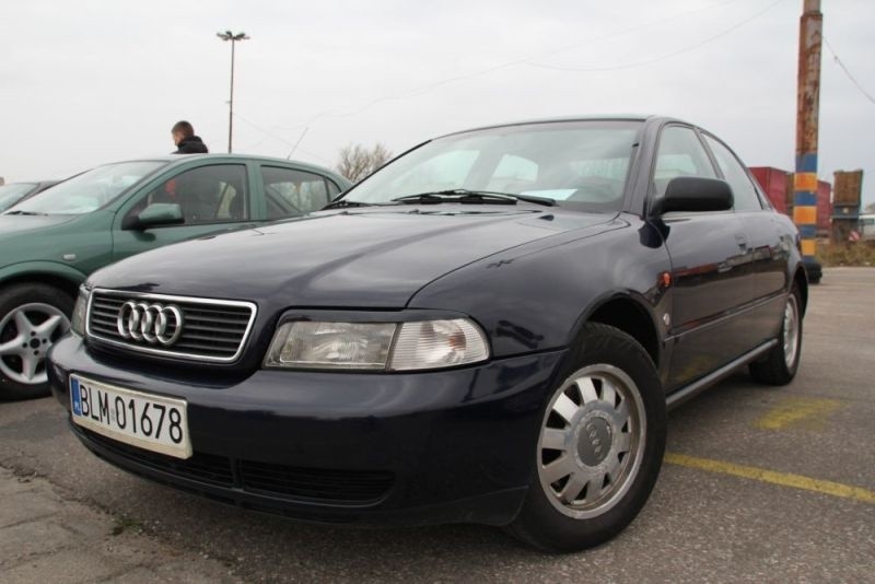 Audi A4, 1995 r., 1,8, centralny zamek, 5 tys. 600 zł;