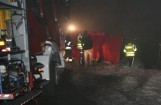 Śmiertelny wypadek w Wielowsi. Samochód roztrzaskał się na słupie. Zginął 25-letni pasażer [ZDJĘCIA]