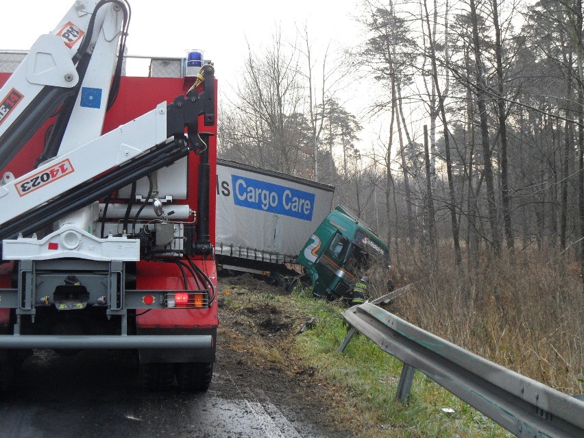 Wypadek w Rybniku. Zderzyły się dwie ciężarówki [ZDJĘCIA]