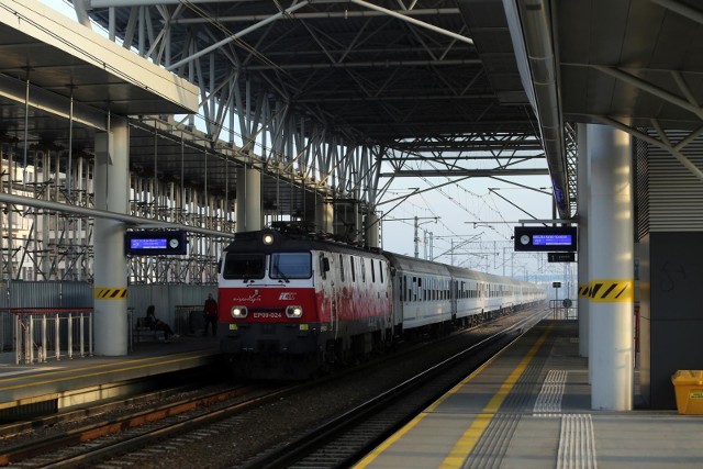 Niektóre pociągi potrzebują nawet ok. 4 godzin by dojechać z Krakowa do Zakopanego