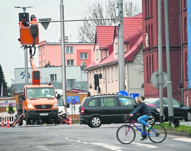 Montaż sekundników na kolejnych koszalińskich skrzyżowaniach 