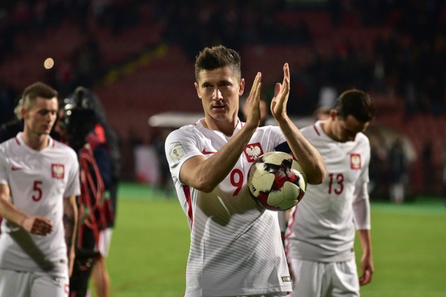 05.10.2017 erywanmecz kwalifikacyjny do mistrzostw swiata w rosji pomiedzy reprezentacja armenii i polski rozegany na stadionie republican w erywaniunz-radosc pilkarzy / robert lewandowski  / jakub blaszczykowski / lukasz piszczek /wojciech szczesny qualifing match between armenia and poland on republican stadium in yerevanfot. bartek syta / polska press