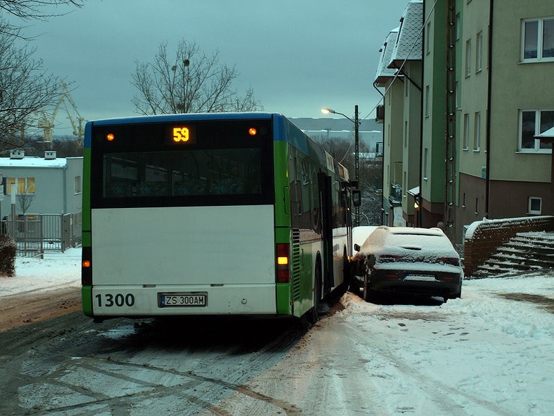 Około godz. 8:00 na ulicy Grzymińskiej autobus linii 59...