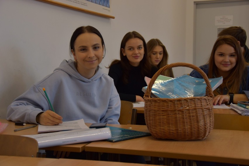 Dzień bez plecaka w Liceum Ogólnokształcącym im. Marii Curie- Skłodowskiej w Makowie Mazowieckim. 25.03.2022