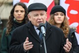„Protest Wolnych Polaków”. Zwolennicy PiS zgromadzili się przed TK. Jarosław Kaczyński: To nie jest prawdziwy polski rząd