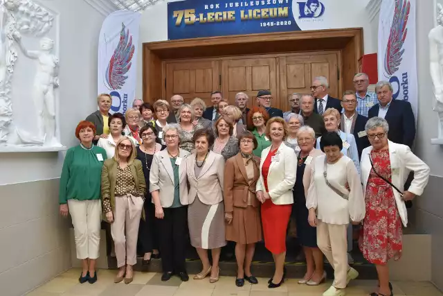 Absolwenci I Liceum Ogólnokształcącego w Kluczborku z rocznika 1971 znów spotkali się w szkolnych murach.