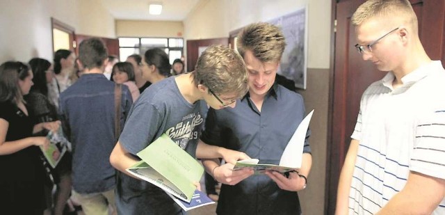 Średnia zdawalność matur w powiecie myślenickim jest większa niż w kraju, ale mniejsza niż w Małopolsce