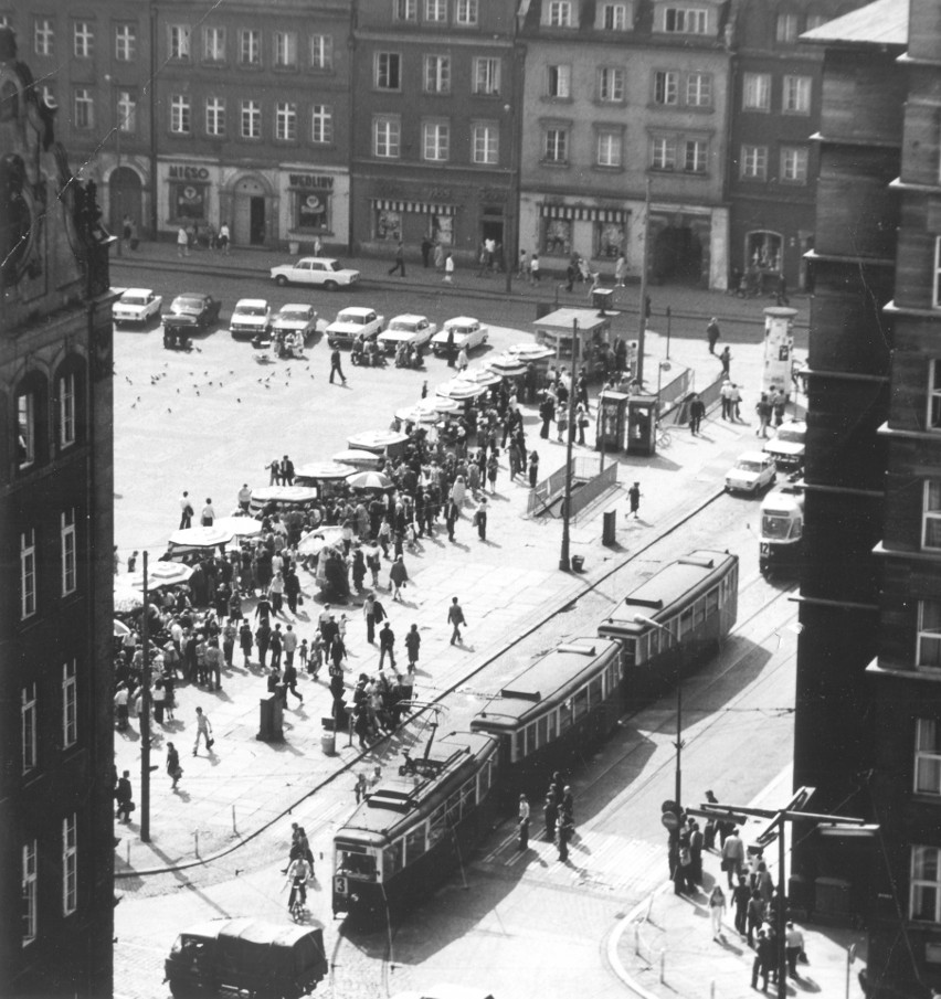 Rok 1976, po placu Solnym jeździły wówczas tramwaje