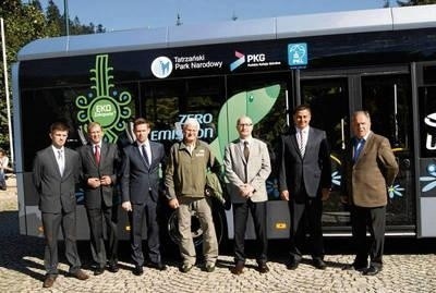 Elektryczny autobus testowali już m.in. burmistrz Zakopanego i dyrektor TPN Fot. Tomasz Mateusiak