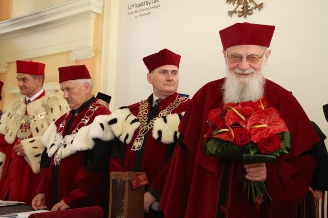 Profesor Walery Pisarek był wzruszony tytułem, który otrzymał w Kielcach.