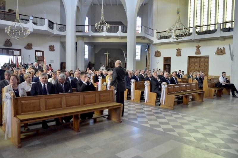 Abp Ozorowski rozdał medale rolnikom i przedsiębiorcom na...