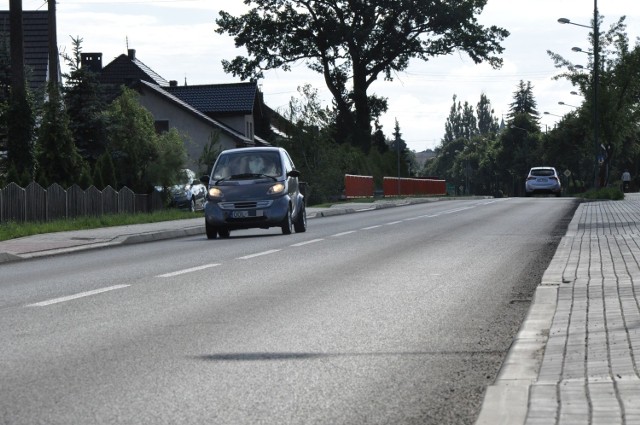 Wyremontowana droga wojewódzka nr 494 Olesno - Łowoszów.