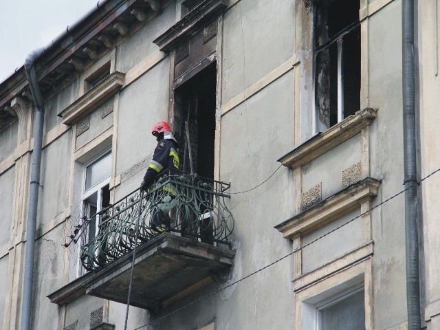 30 maja w pożarze mieszkania zginął ojciec Justyny.