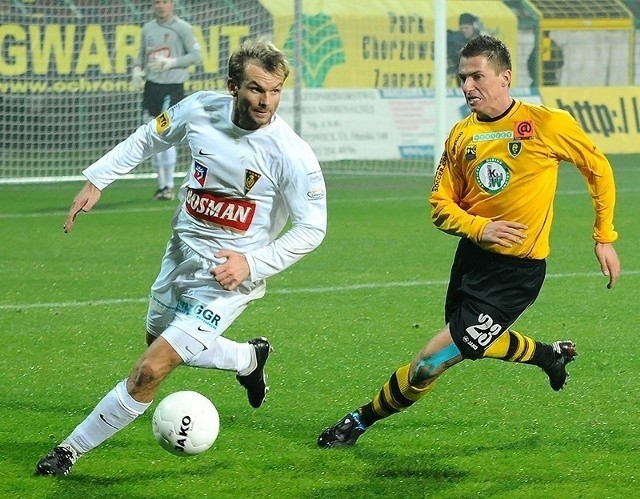 Krzysztof Kaliciak (z prawej) w meczu przeciwko Pogoni Szczecin