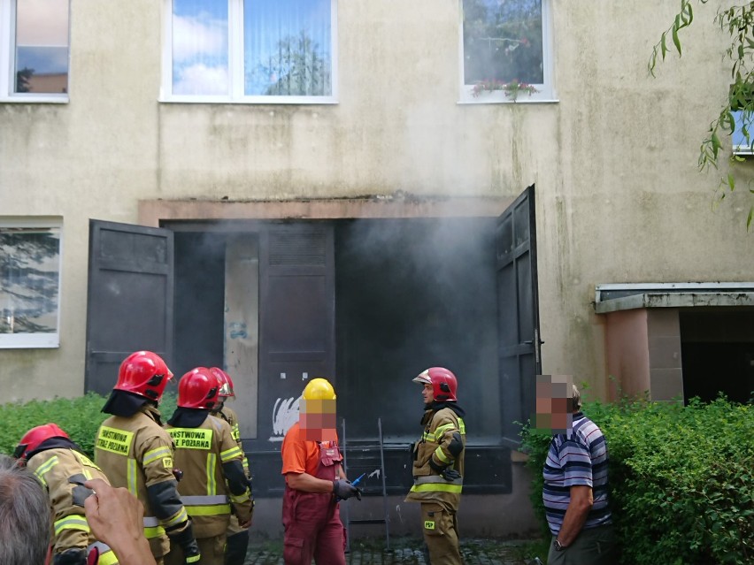 Na osiedlu Niepodległości zapalił się transformator (ZDJĘCIA)