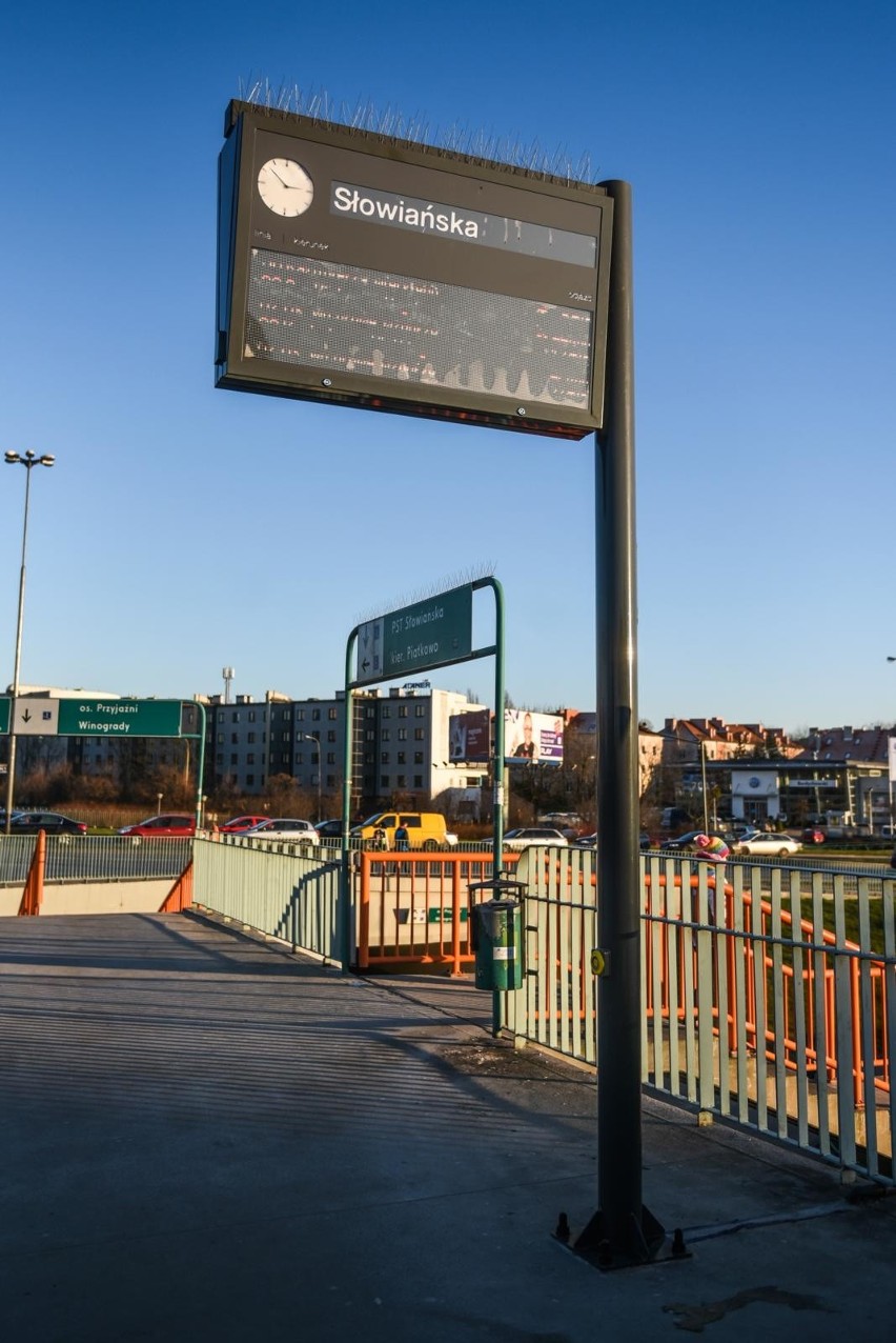 Poznań: Mieszkańcy Piątkowa narzekają na tablice informujące o godzinach odjazdów tramwajów na trasie PST