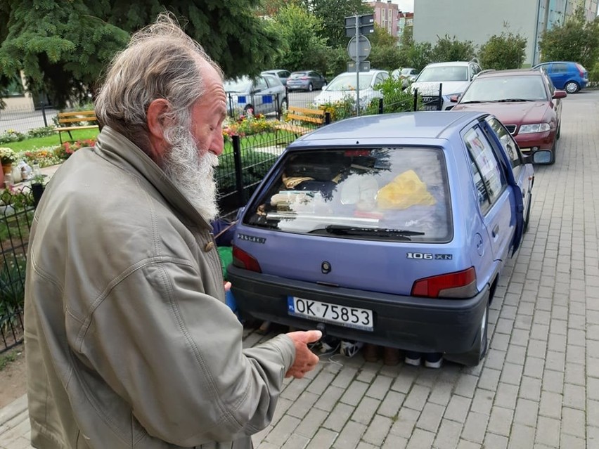 Pan Tadeusz rozstał się z żoną i kompletnie pogubił. Dziś mieszka w samochodzie na parkingu w Kędzierzynie-Koźlu