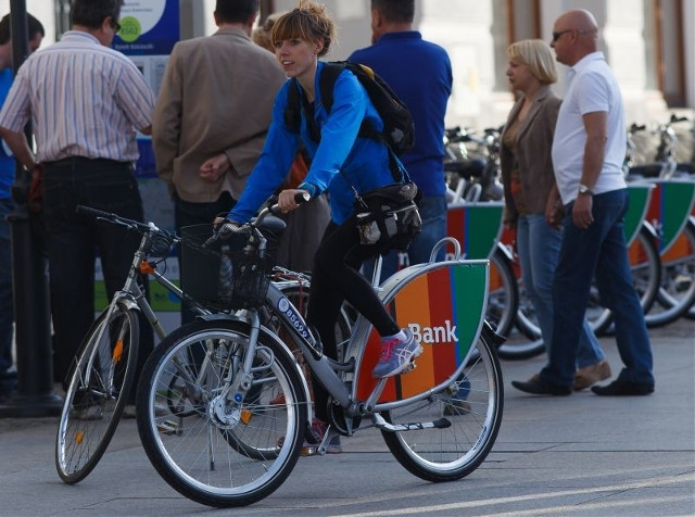 Białostoczanie polubili BiKeRy. 7 tys. wypożyczeń w pięć dni (wideo)