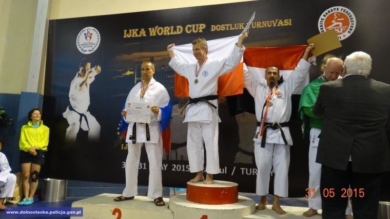 Wrocławski policjant zdobył złoty medal na Mistrzostwach Świata w Karate Shotokan (ZDJĘCIA)