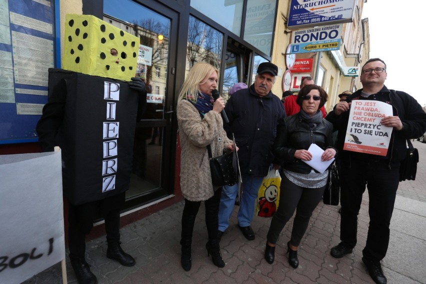 Protest w obronie baru mlecznego Poranek w Słupsku...