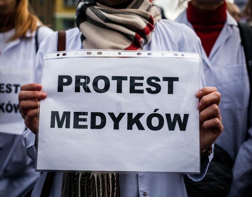 Szpitale w Łódzkiem: Ponad 700 lekarzy wypowiedziało opt-out 